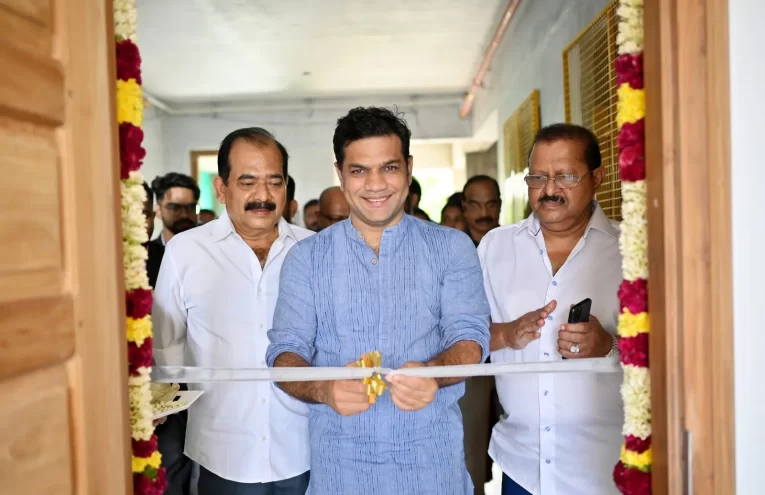 Shri Hibi Eden Inaugurates the Sample Apartment at Trinity Accord by Trinity Builders ()